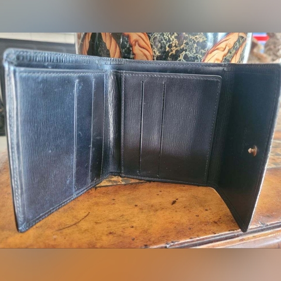 Louis Vuitton Epi wallet - Picture 8 of 12